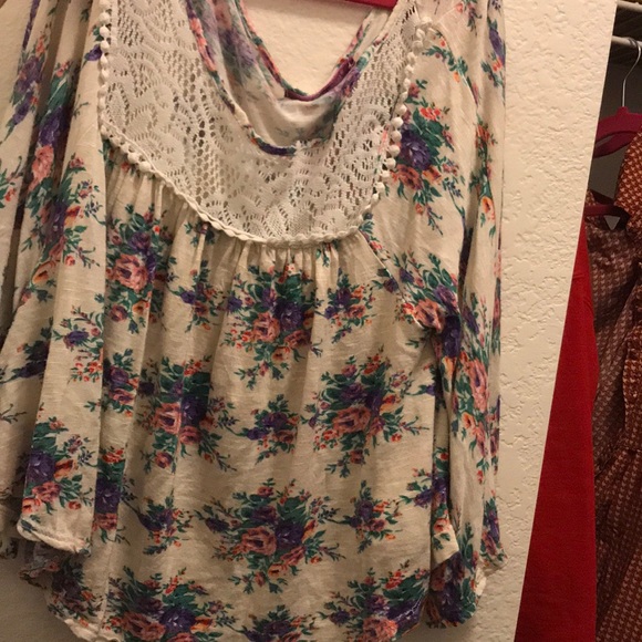 Floral Flowy Top - Picture 2 of 7